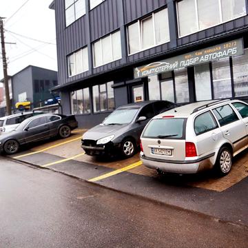 Камянецька, 184