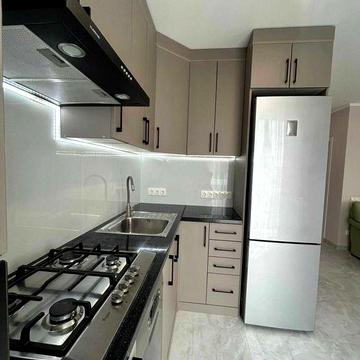 Здається ексклюзивна 3-кімнатна квартира з кухнею-студією