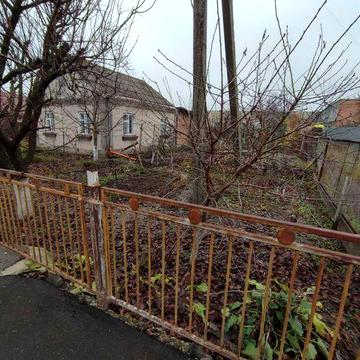 Продається одноповерхоаий цегляний будинок по вул. Підгаєцькій