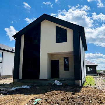 Продам двохповерховий будинок 120 кв.м., 4 кімнати, р-н. Крила