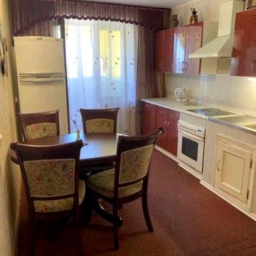 Оренда трикімнатної квартири , Набережна Перемоги, 66