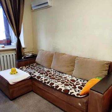 Поліська вул., 16