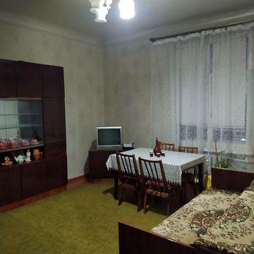 2-кімн. сталінка, червона лінія, зупинка КРЕС, поверх 3/4, не кутова