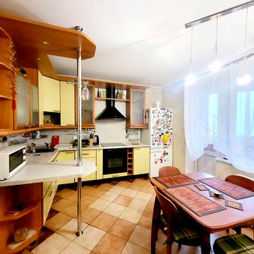 Миколи Лаврухіна вул., 5