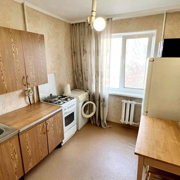 Борщагівська вул., 8