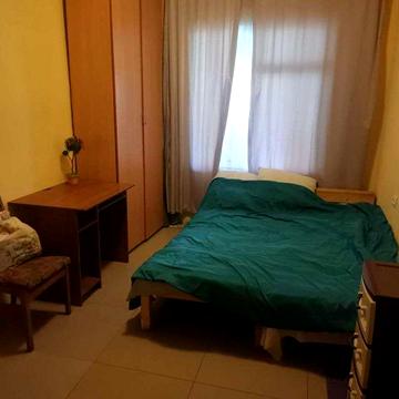 Гостинка свой санузел Роганский ж/м конечная 45 троллейбуса 1 этаж