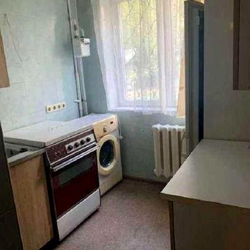 Срочная продажа 2 к кв Коммунальный рынок - высотка 25000