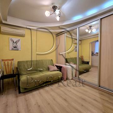 Йорданська вул. (Лайоша Гавро), 4