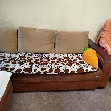 Поліська вул., 16