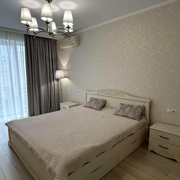 Валерія Лобановського вул., 28