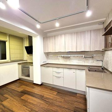 Автозаводська вул., 71