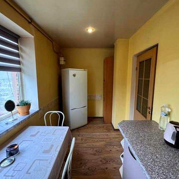 Продам 2-кімнатну квартиру в центрі, вул. Довга | Без комісії