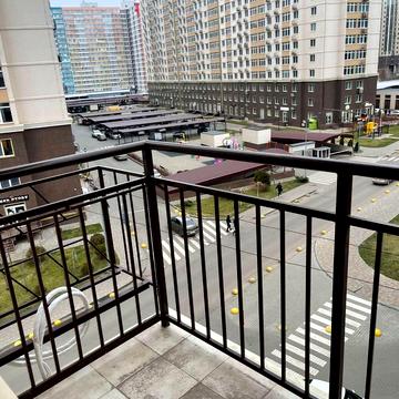 Перлинна вул., 5