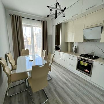 Володимира Антоновича вул. (), 31