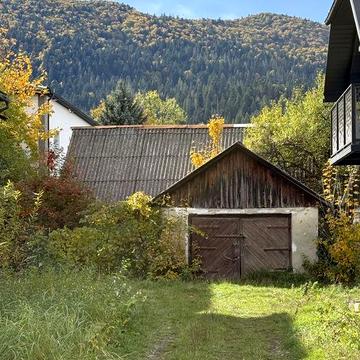 Продаєтья квартира  з діючим камином в центрі смт. Міжгірʼі