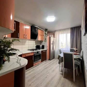 Гетьмана Івана Мазепи вул. (Топольна), 19