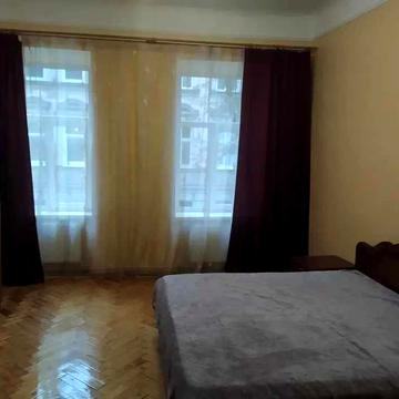 Здається в оренду 1-к квартира в Центрі на вул. Меретина