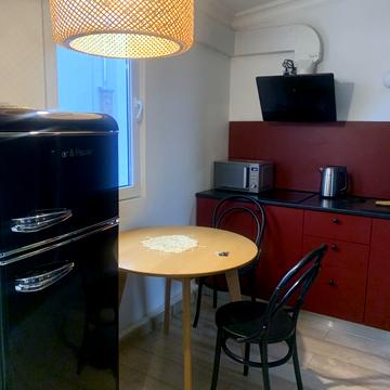 Затишна вул., 6