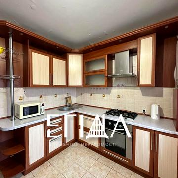 Незалежності вул. (Космонавта Попова), 22