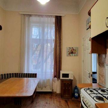 Продаж 2 кім.квартири вул.Леонтовича ЦЕНТР