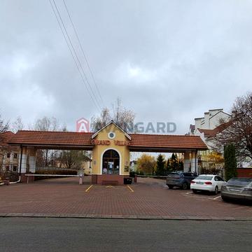 Павла Чубинського вул., 11