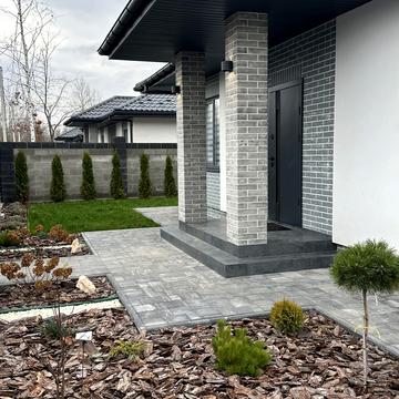 вул. Успішна