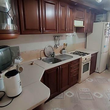 Паркова вул., 8