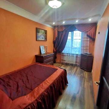 Здається в оренду 2-кімнатна квартира на вул.Симиренка,5