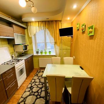 Довгострокова оренда двокімнатної квартири О. Теліги,1