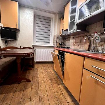 Довгострокова оренда 3к Квартира Чернівецька вулиця