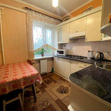 Вацлава Гавела бульв. (Івана Лепсе), 45