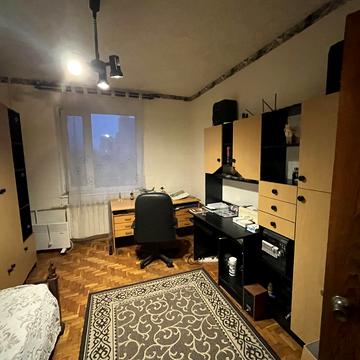 Академіка Єфремова вул. (Командарма Уборевича), 18