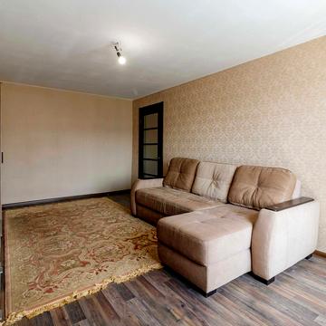 Братиславська вул., 7