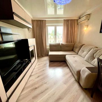 Князя Ярослава Мудрого вул. (Ленінградська), 32