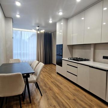 Слави Стецько вул., 8