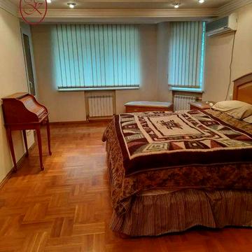 Продам 4-х кімн. квартиру в Центрі