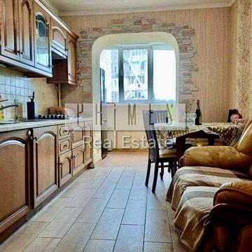 Продаж 2к квартири, вул. Олеся Гончара, 62, Шевченківський р-н, Центр