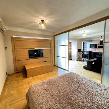 Микільсько-Ботанічна вул., 6/8