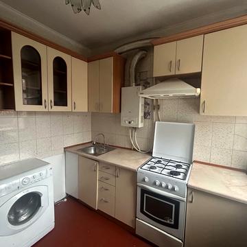 Вячеслава Чорновола вул., 49