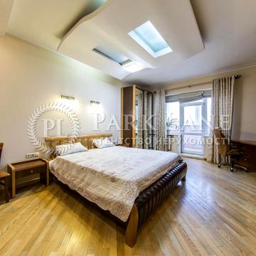 Прорізна вул., 3