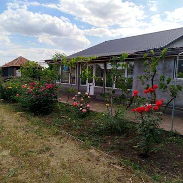 Продам дом з ремонтом та всіма зручностями в с. Буялик!