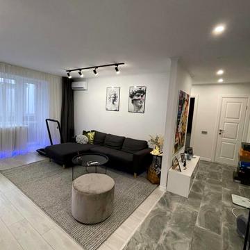 Нововокзальна вул., 21