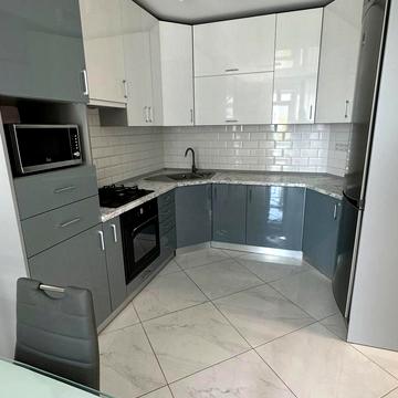 Залізнична вул., 15