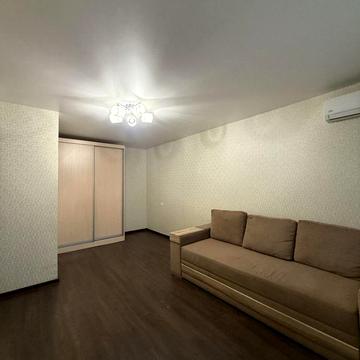 Михайла Котельникова вул., 87