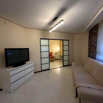 Грушевського вул., 21