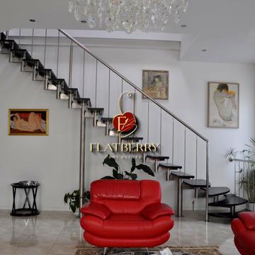 Богдана Ступки вул. (Станіславського), 3