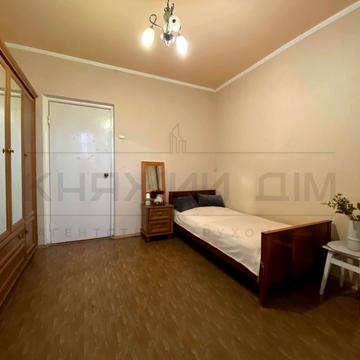 Ревуцького вул., 18-А