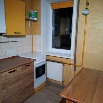 Продається 1-кімнатна квартира в районі 6-й школи на 2-й поверх