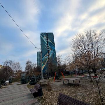 Метробудівська вул., 13