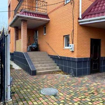 Пропонуємо до оренди 1/2 частина будинку район Чехова